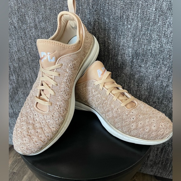 Women’s APL TechLoom Phantom Size 10 - Picture 2 of 14